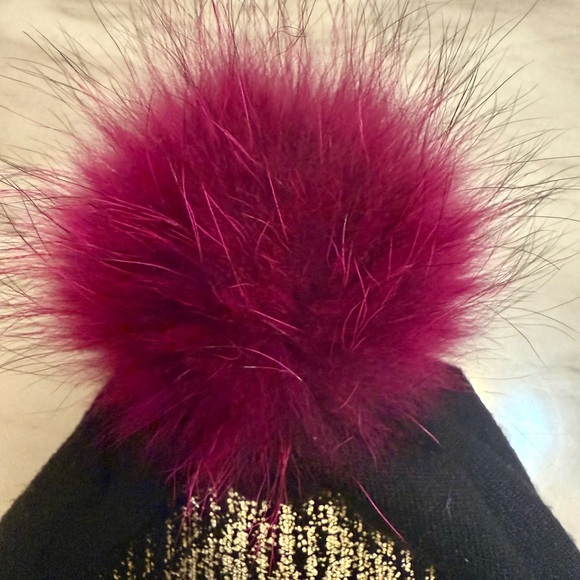 Black and Gold Beanie cashmere blend with Pink Pom-Pom - Picture 3 of 6